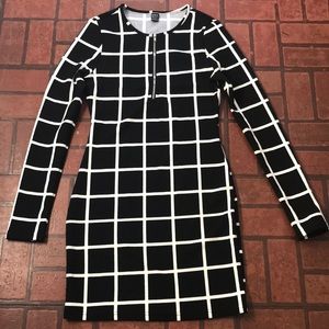 Black & white square print dress